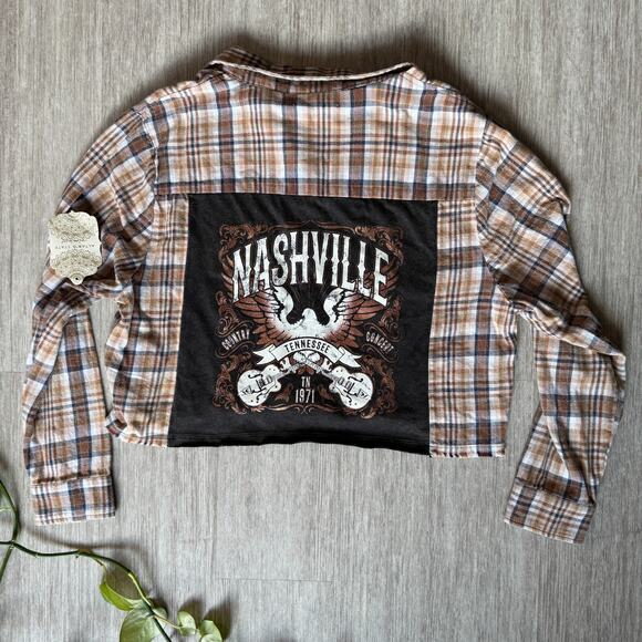 Altar'd State Tops - Altar'd State Womens Crop Button Up Flannel NWT Nashville Tennessee Plaid Brown